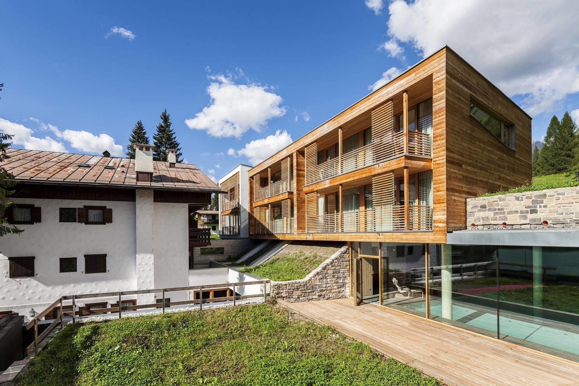 Hotel Lajadira & Spa Cortina dʼAmpezzo Exterior foto